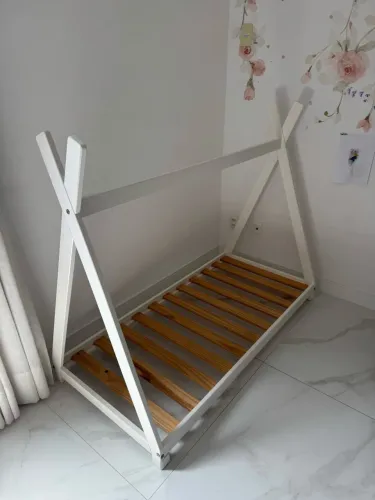 Cama Montessoriana Cabana Branca - Mini Cama Infantil em Madeira