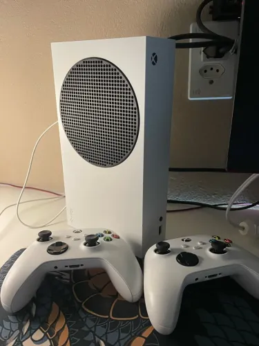 Xbox séries S - 2 controles