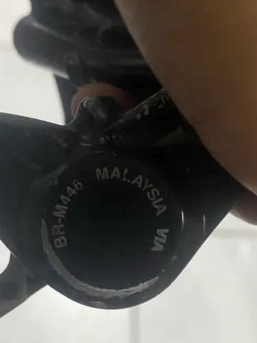 Vendo freio shimano mt446 com manete da invikitus