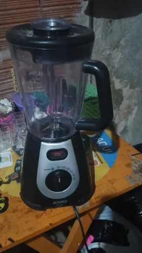 Vendo um liquidificador bem conservado