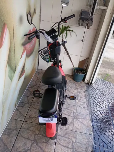 Moto elétrica ZYON ( Preta ou Vermelha)