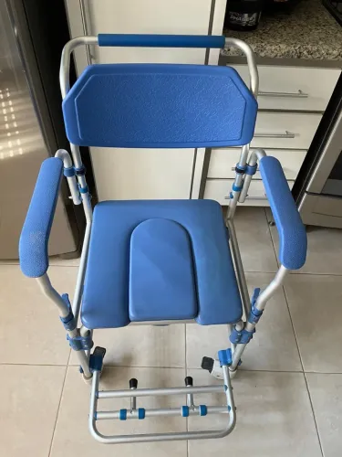 Cadeira de Banho Higiênica Alumínio D60 Dellamed 150kg 4 em 1 com Rodas e Comadre