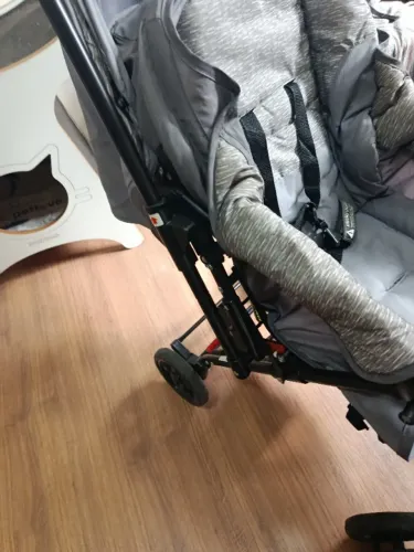 Carrinho e bebê conforto