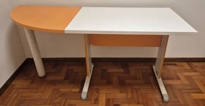 MESA DE ESCRITÓRIO / ESTUDO
