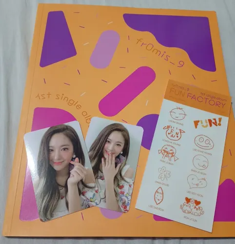 Álbum KPOP Fromis_9 com photocards
