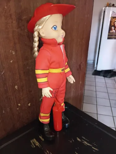 Boneca do bombeiro