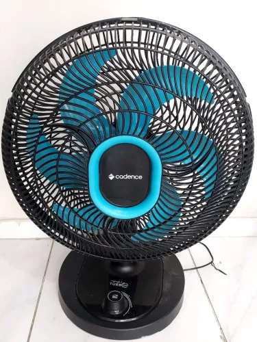 Ventilador de Mesa Cadence, 6 Pás, 40cm, Refresh Turbo Pro, 220V..