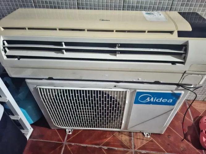 Ar-condicionado Tipo Split 9.000 BTU Midea - Convencional.