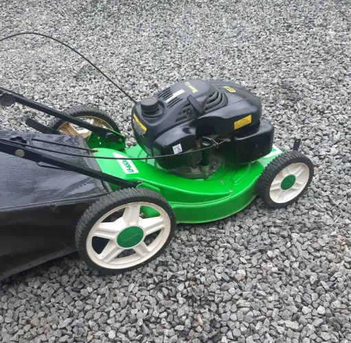 Roçadeira Trapp semi nova 