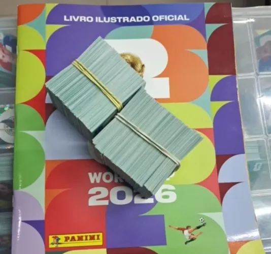 Lote com 500 figurinhas sem repetição leia o anúncio!.