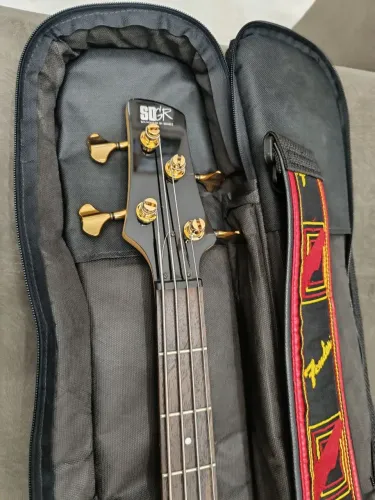 Vendo contra baixo Ibanez 4 cordas ativo