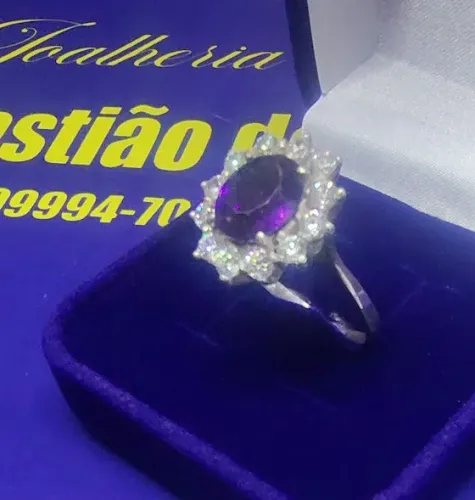 Anel Pedra Lilas Prata 950 Peso 4.40 Gramas 17 x 15 mm Pedras Zircônias                   