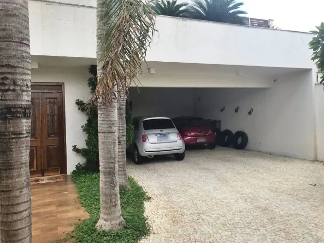 Casa comercial disponível para locação no bairro Morada da Colina em Uberlândia-MG