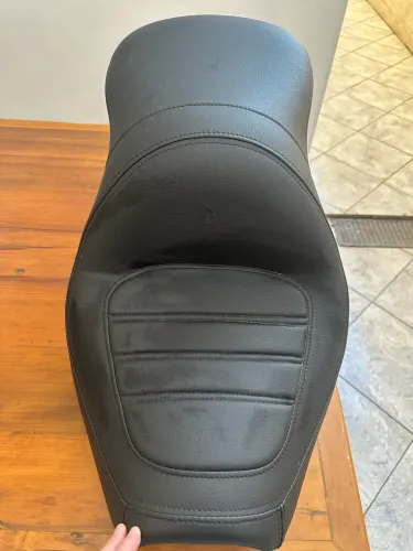 Banco Comfort Soft Gel Black Matte Special Séries Fat Bob 2018 a 2026 - Pedrinho