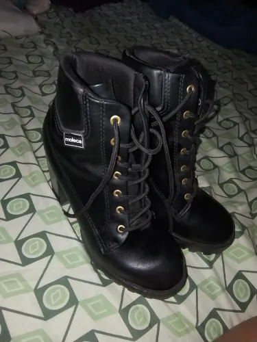 Bota com salto da moleca, número 35