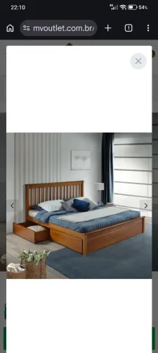 Cama king em madeira com gaveta