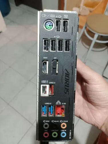 Gigabyte B560M AORUS ELITE