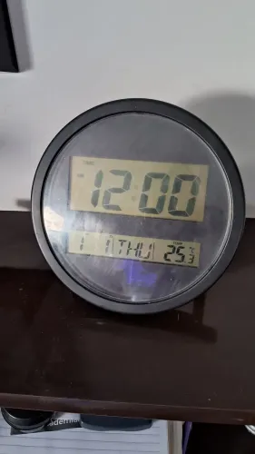 Relógio digital de parede ou mesa
