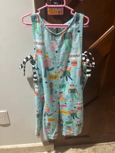Macacão fábula azul estampado