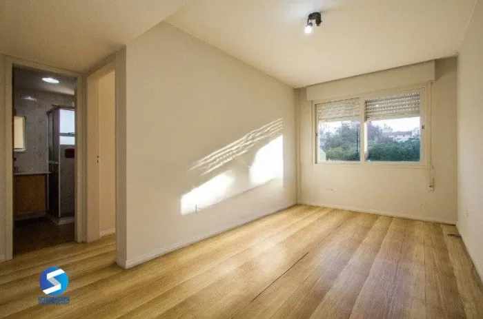 Excelente apartamento de 1 dormitório na Rua Garibaldi, com 44,7 m² de área privativa.