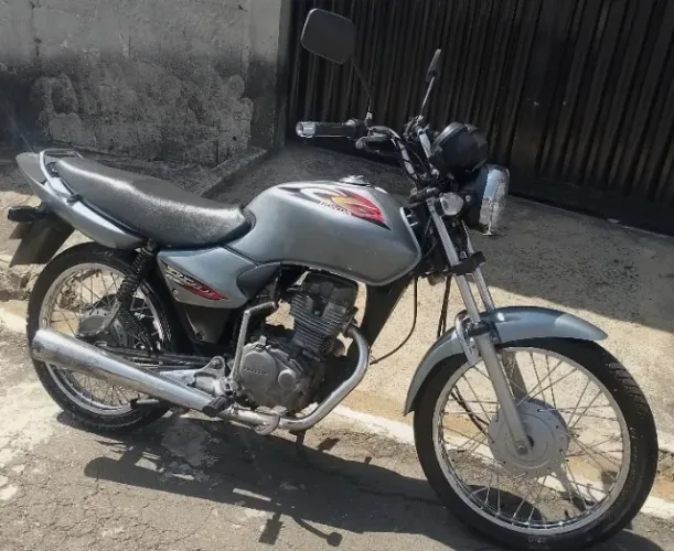 CG TITAN 125 KS 2001 ? PARA quem procura uma moto de fino Trato
