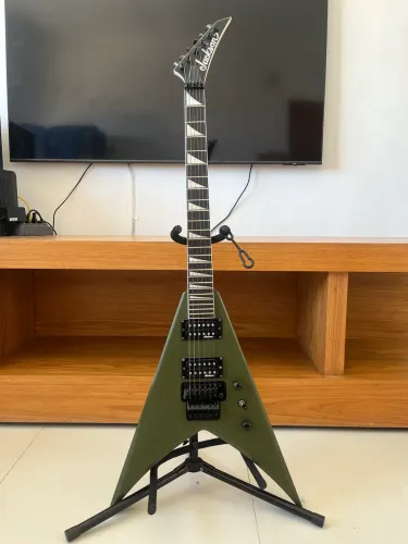 Guitarra Jackson flying-v