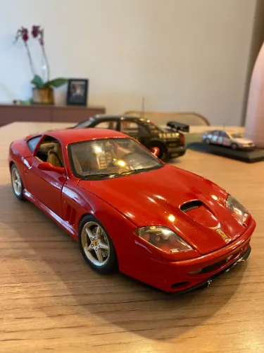 Miniatura Ferrari 550 maranello 1996