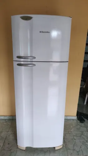 Geladeira Electrolux Frost Free funcionando perfeitamente 
