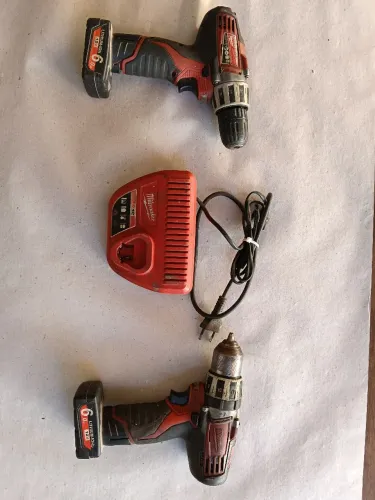 Parafusadeira Milwaukee M12