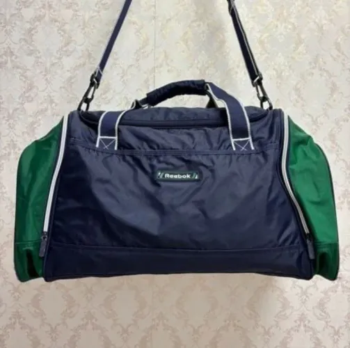 Mala de viagem e esporte Reebok