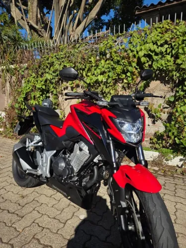 CB 300F TWISTER VERMELHA NOVA