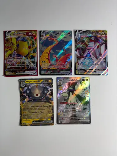 5 cartas Pokémon - 3 vmax e 2 ex