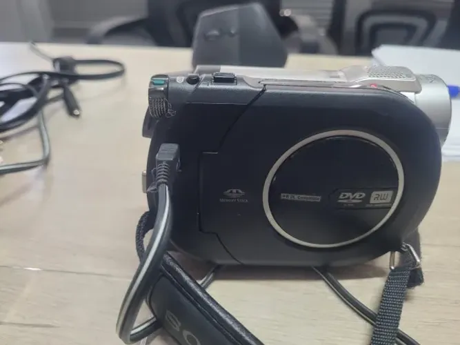 FILMADORA SONY HANDYCAM DCR DVD610 (BATERIA VICIADA)