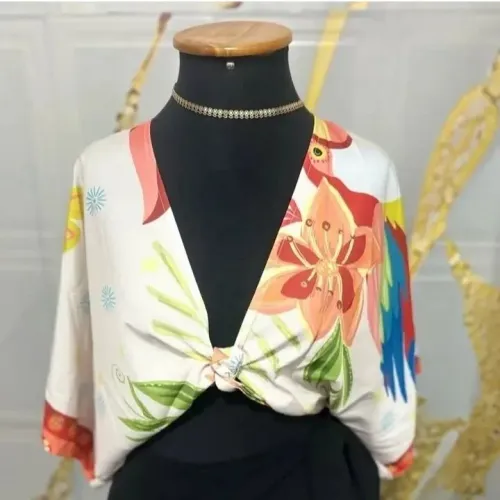 Blusa morcego inspiração farm