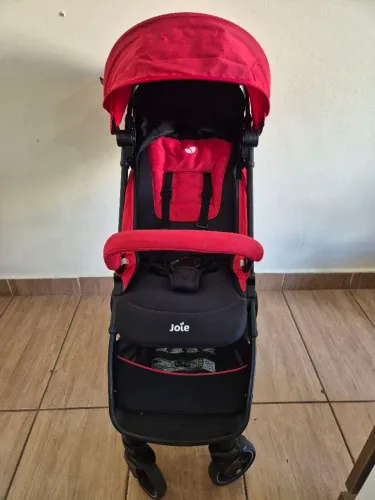 Carrinho bebê Joie