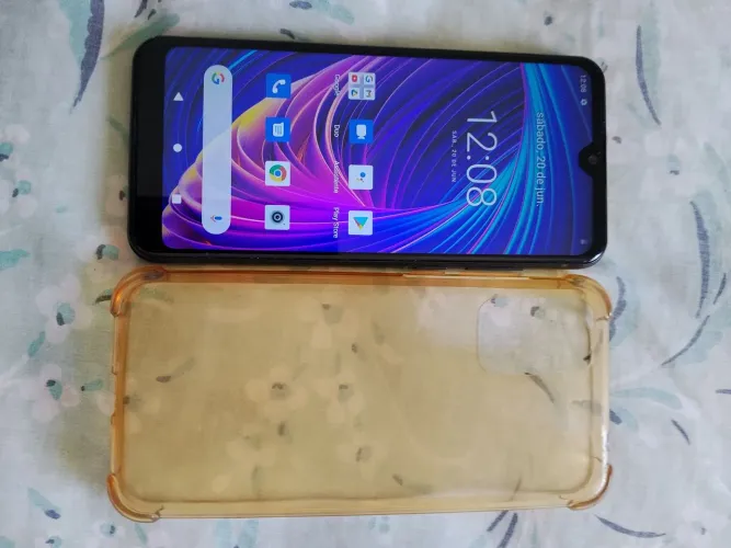 Vendo telefone Philco hit p8 32 GB zerado 250 reais