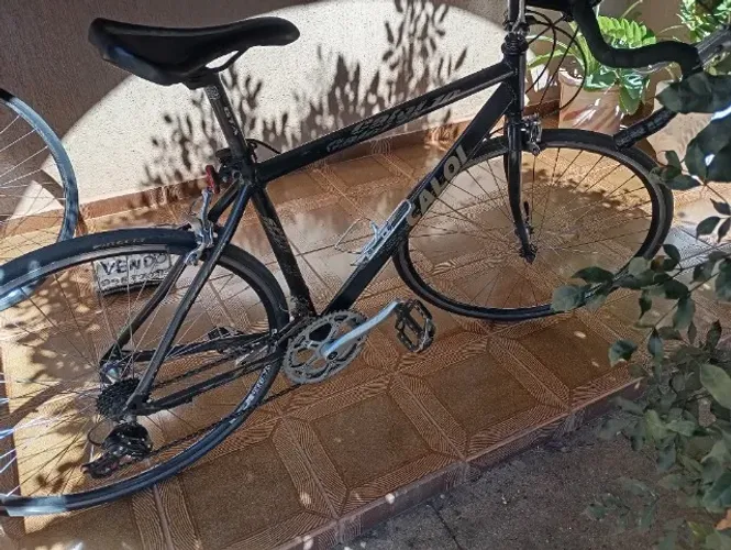 Vendo bike Caloi 10 Speed preta