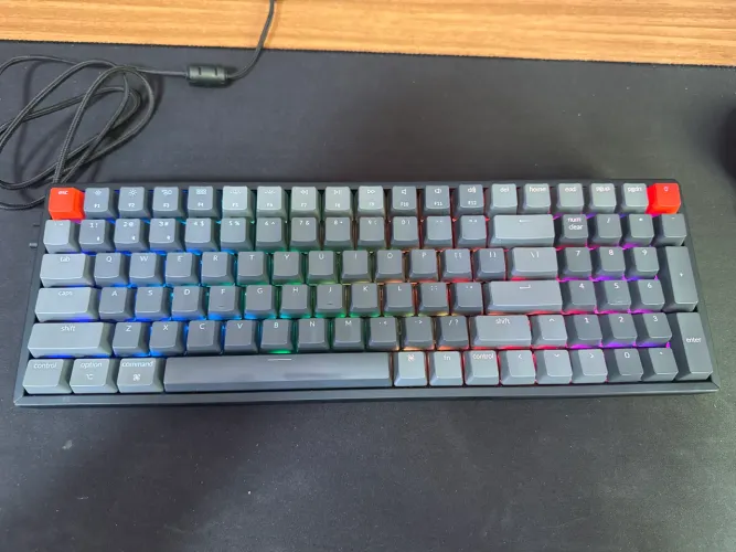 Teclado mecânico RGB keychron k4. Praticamente novo.