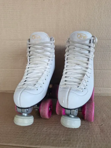 Patins RYE 35 branco - Rodas pink