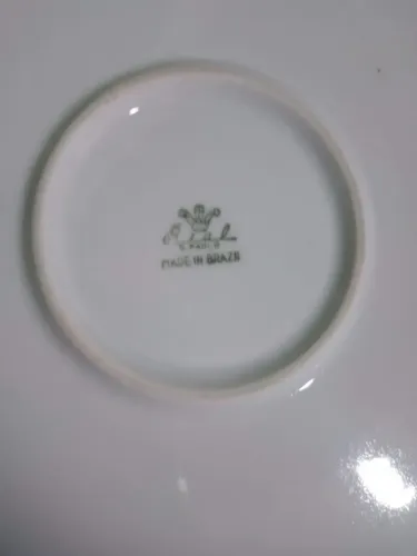 Antigo aparelho de jantar em porcelana Real