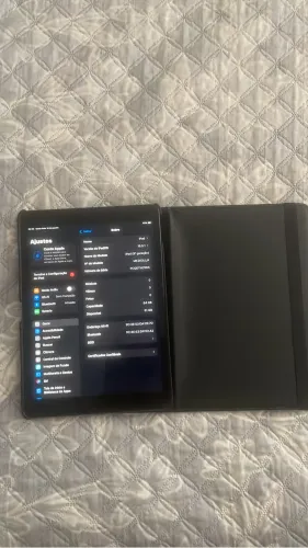 IPAD 9 geração acompanha capa e caneta