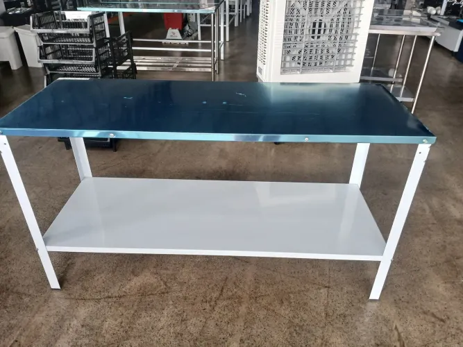 Mesa Braesi Desmontável 1,60x 0,60 Com Paneleiro