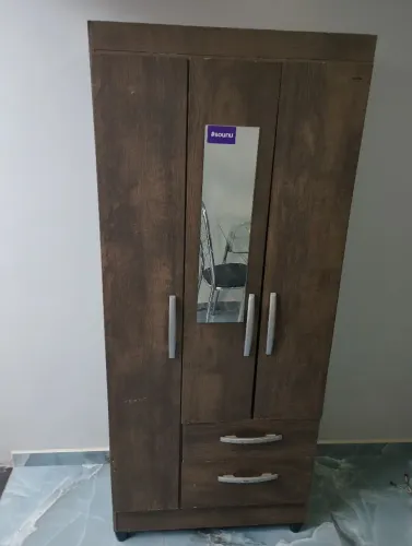 Guarda roupa pequeno