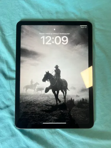 iPad Air 4ª Geração 64 GB + Capa com Teclado Bluetooth