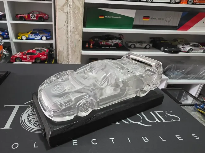 Miniatura 1.24 em cristal Ferrai F40 base madeira Italy