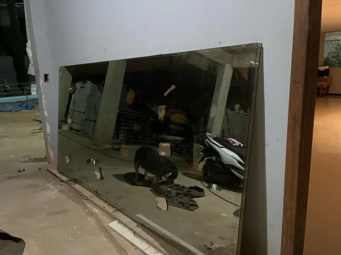Vendo porta de vidro refletivo cor champanhe, 5,20 comprimento por 2,60 de altura