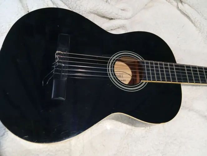 Violão com capa