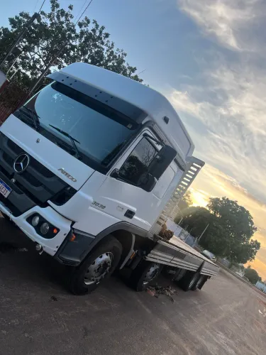 Caminhão Atego 3030