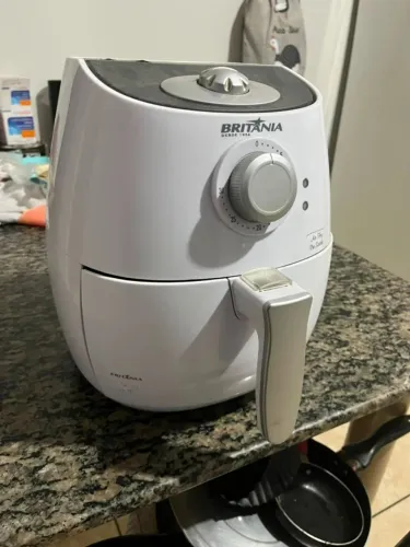 Fritadeira air fryer britânia pro saúde branco 2,5l 110/220v