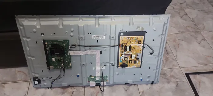 Peças para smart tv sansung 43" UN43T5300AG
